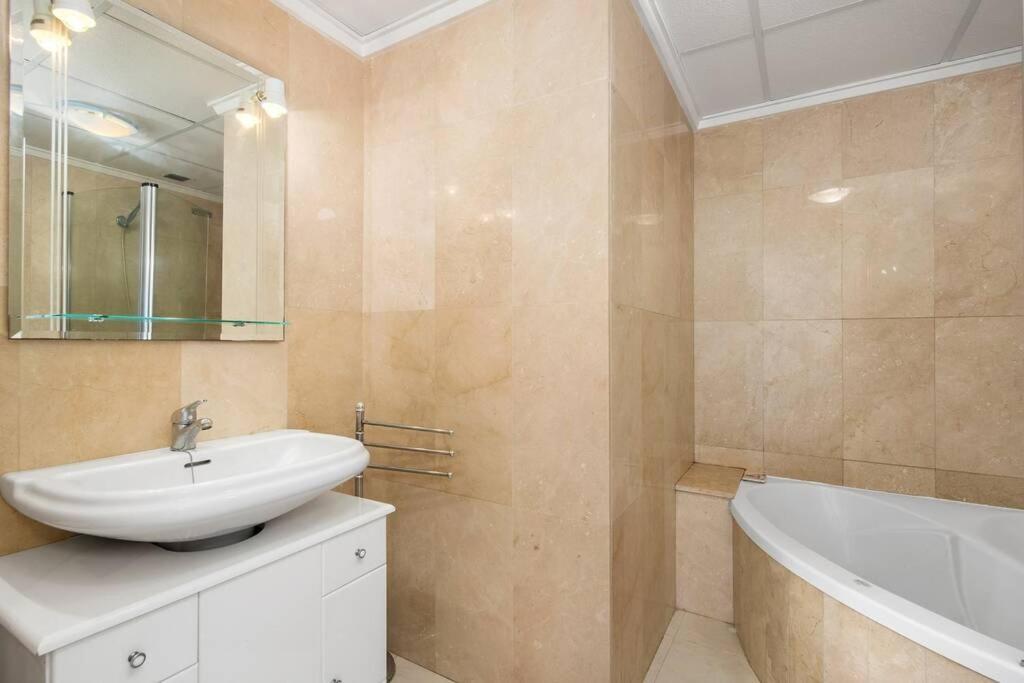 A Beautiful 2 Bedroom Townhouse - Las Cerezas Ciudad Quesada Exterior photo